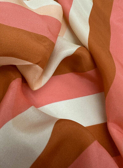 deadstock 50 shades of peach - beautiful Italian satin with horizontal stripes
