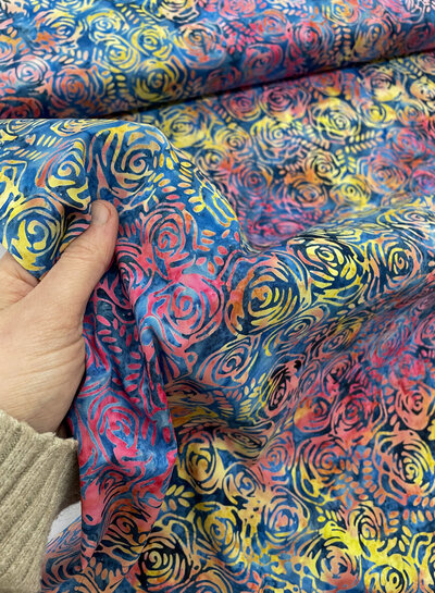Eyelike fabrics roses blauw/Roze batik - katoen