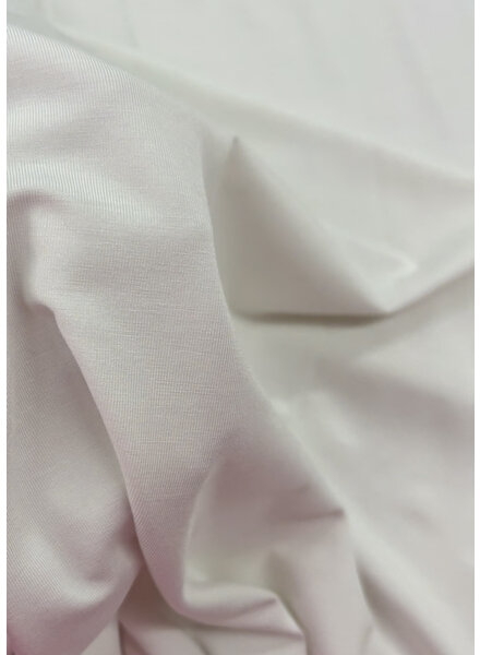 Madeline wit -biologische bamboo tricot - heel soepelvallend en zacht