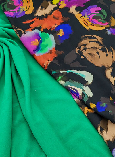 grasgroene crêpe - viscose mix met lichte stretch