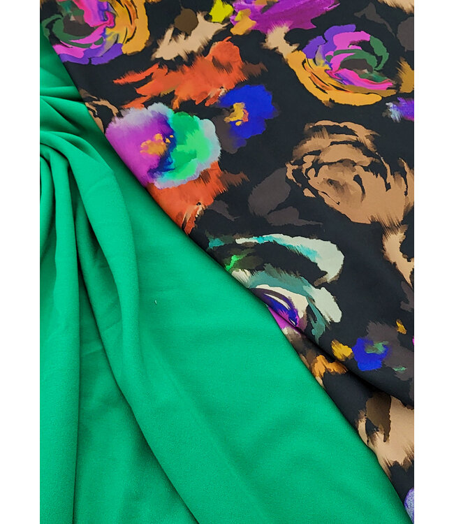 grasgroene crêpe - viscose mix met lichte stretch