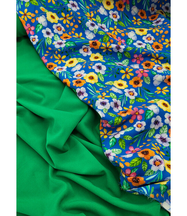 grasgroene crêpe - viscose mix met lichte stretch