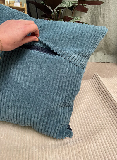 Madeline Patterns online workshop - make your own zipper pillow