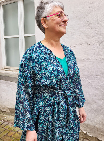 deadstock petrol colored flowers on navy blue voile