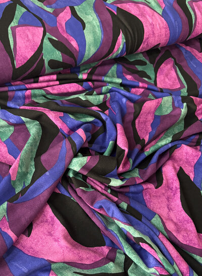 Madeline graphic leaves cyclam - viscose jersey