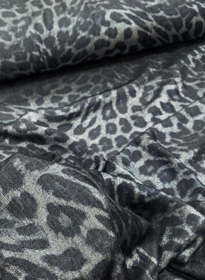 M. shiny leopard BLACK - geweven viscose blend