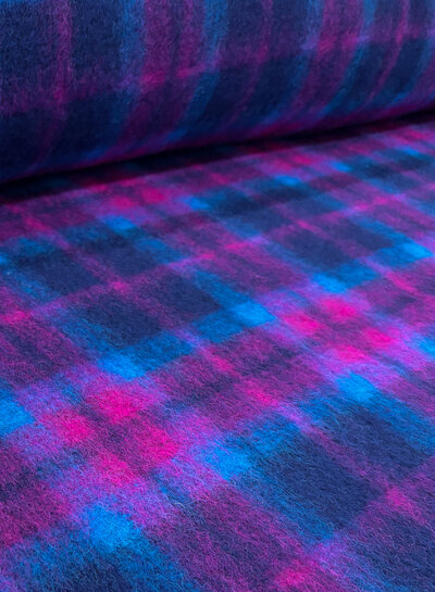 A la Ville warm knitted coat fabric with wool - bright fuchsia and blue checks - also ideal for thick sweaters