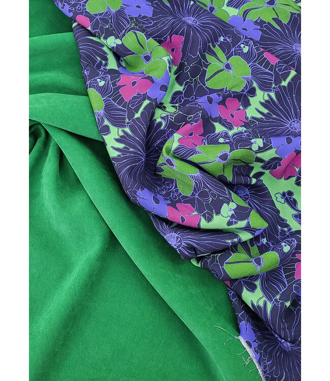A la Ville grasgroen - prachtige velours met  twill binding