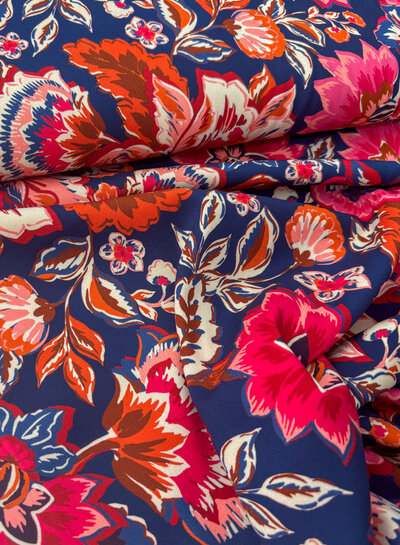 A la Ville flowergarden fuchsia/marine  - viscose twill lichte stretch