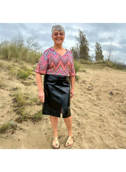 Madeline zwart leder met structuur - perfect voor rokken of broeken