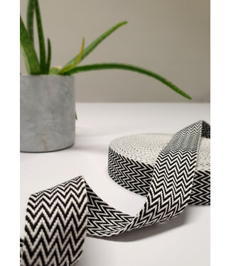 black and white - chevron - bag strap 38 mm
