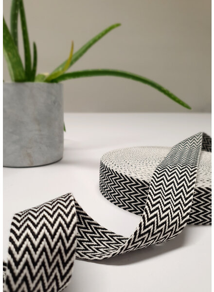 zwart en wit - chevron - tassenband 38 mm