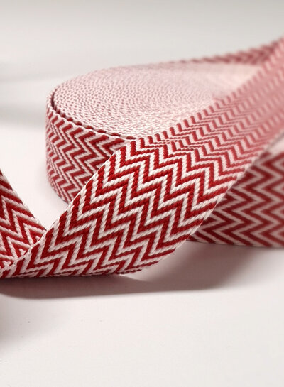 red and white - chevron - bag strap 38 mm