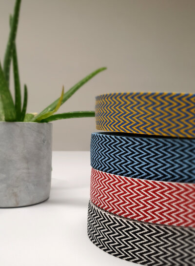 rood en wit - chevron - tassenband 38 mm