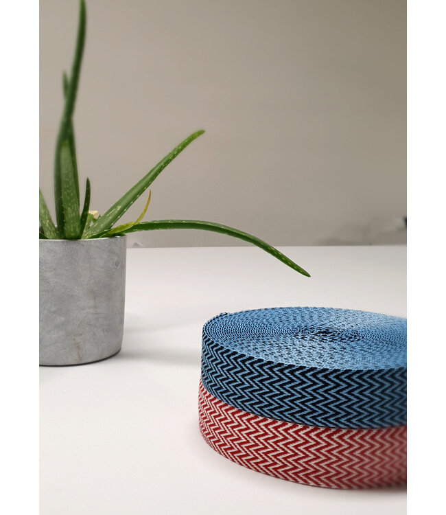 blauw en zwart - chevron - tassenband 38 mm
