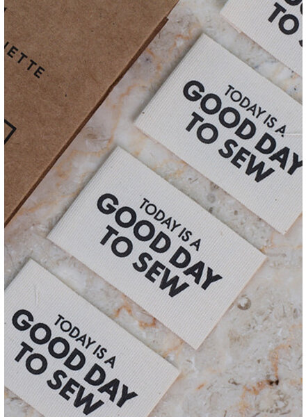 Atelier Brunette Today is a good day to sew - kledinglabel 5 stuks