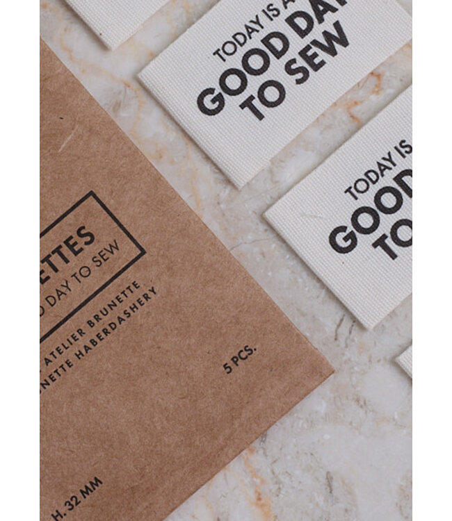 Atelier Brunette Today is a good day to sew - kledinglabel 5 stuks