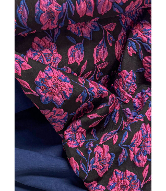 fuchsia roze bloemen op zwarte achtergrond -  geweven jacquard