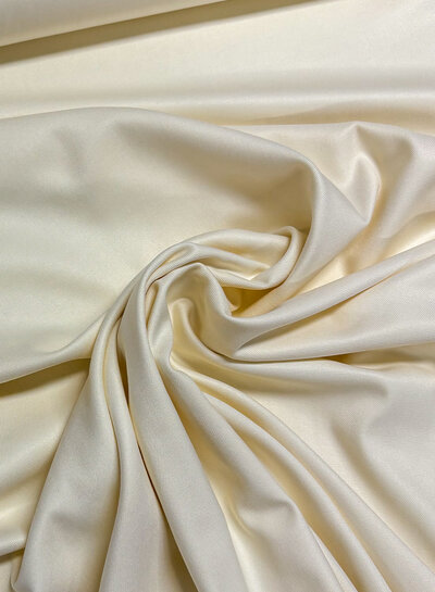 ecru -  geweven bamboe - gerecycleerde, heel soepelvallende stof en geen kreuk