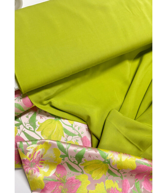 Madeline lime groen - heel soepelvallende geweven bamboo