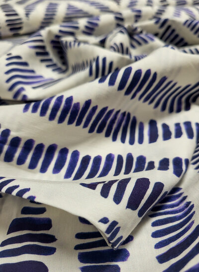 A la Ville Ikat print - prachtig blauw en gebroken wit - katoenvoile
