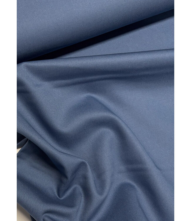 Madeline jeansblauw katoen gabardine - vast en stevig geweven - trenchcoat stof (niet waterproof)