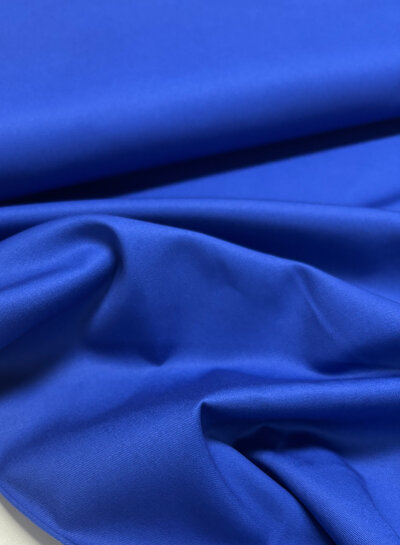 Madeline kobaltblauw katoen gabardine - vast en stevig geweven - trenchcoat stof (niet waterproof)