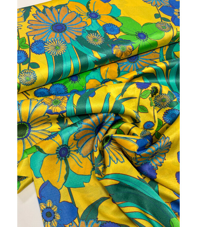 Marylene Madou flowers - geel - prachtige satijnviscose
