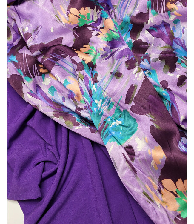 Marylene Madou Violet bloemenveld - prachtige satijnviscose
