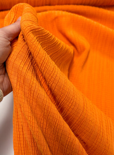 Madeline viscose met prachtige textuur en licht rekbaar - oranje