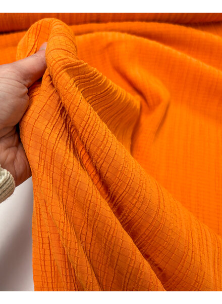 Madeline viscose met prachtige textuur en licht rekbaar - oranje