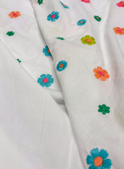 Madeline prachtige broderie met kleurrijke bloemen - popeline katoenvoile