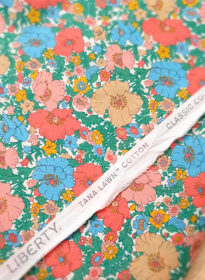 Liberty of London Meadow song collection - 25 classics  1- tana lawn