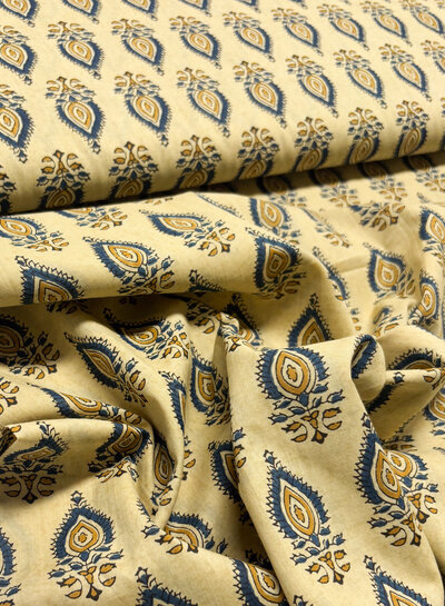 Madeline batik katoen voile - caramel cosmos