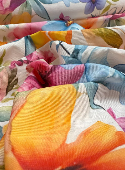 Madeline Waterafstotende canvas - bloemenveld n