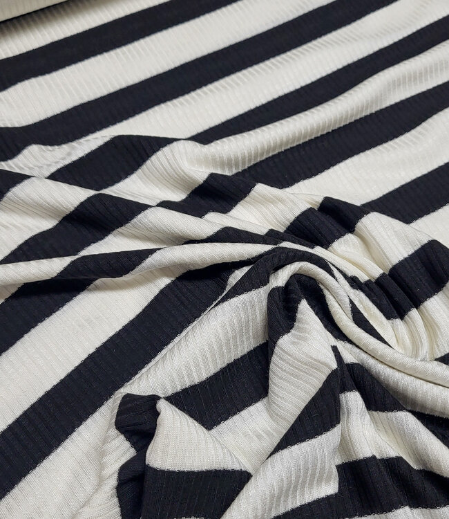 viscose tricot met platte ribbel - zwart gestreept