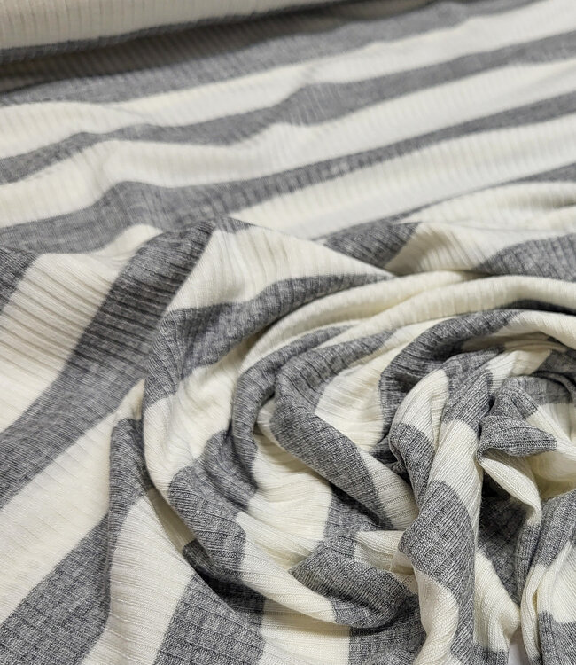 viscose tricot met platte ribbel - grijs gestreept