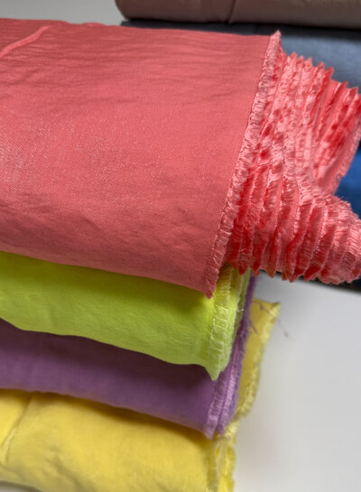 Madeline viscose met subtiele glans - fris groen