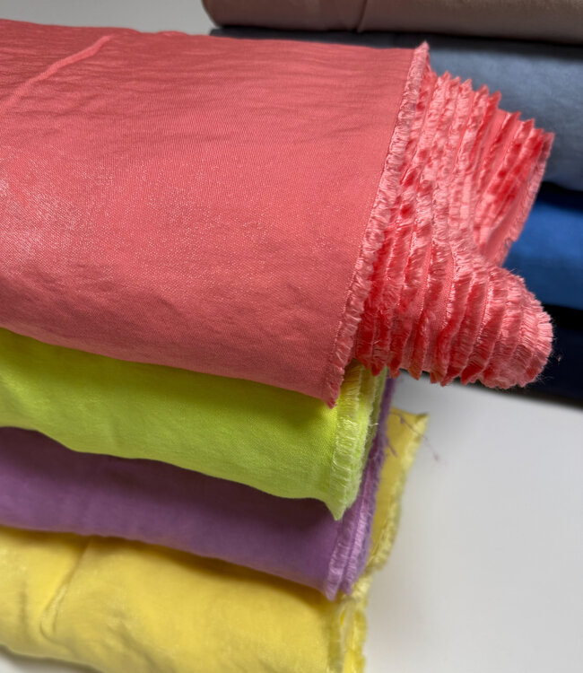 Madeline viscose met subtiele glans - fris groen