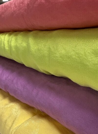 Madeline viscose met subtiele glans - helder blauw