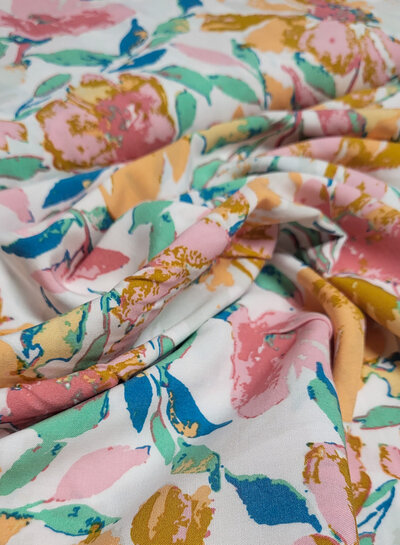 Madeline bloemenpracht zalm en roze - viscose