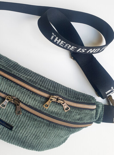 hip fanny pack Sunday 11/30/2025