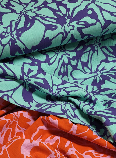 Madeline abstracte bloemen kobalt mint- tetra double gauze