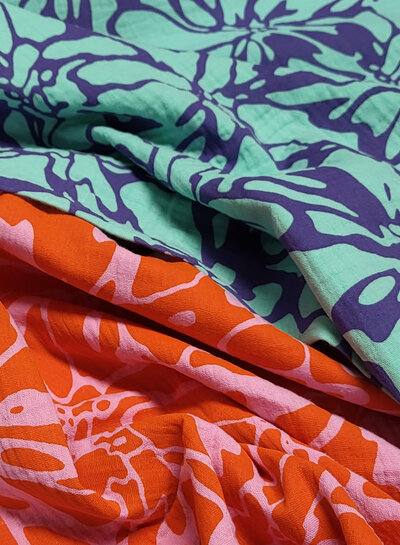 Madeline abstracte bloemen kobalt mint- tetra double gauze