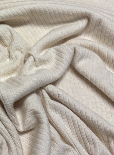 rib knit - prachtig vormvast gebreid - ecru