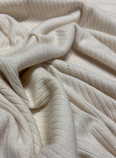 rib knit - prachtig vormvast gebreid - ecru