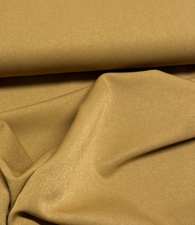 camel soepelvallende gabardine