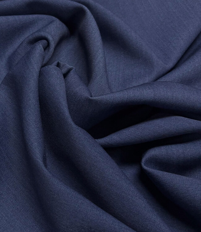 prachtig blauw soepelvallende gabardine