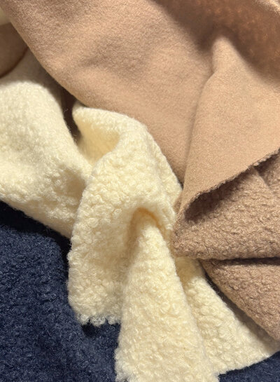 mocha mousse - bouclé - prachtige warme mantelstof