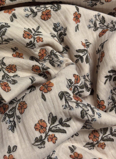 twigs and a flower - double gauze / tetra